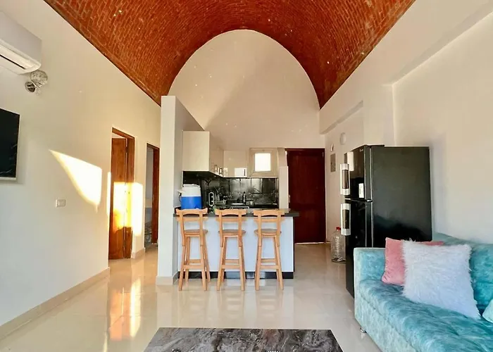 Apartment 2 Bedroom Flat With Balcony