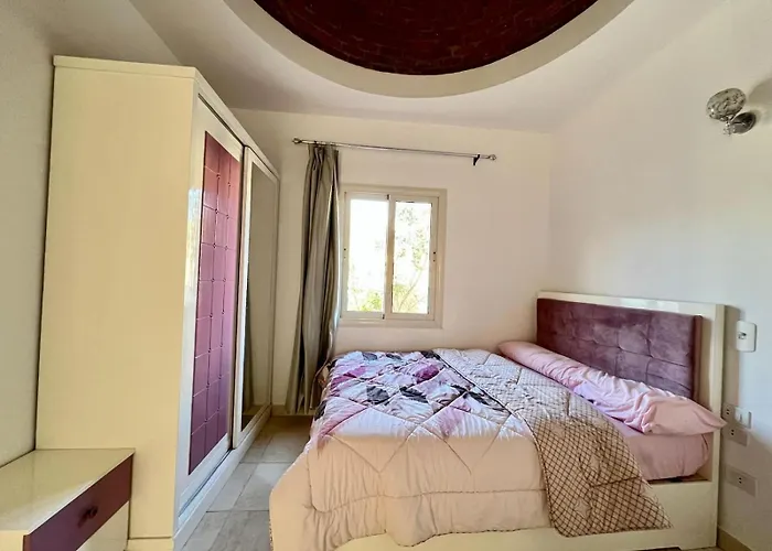 2 Bedroom Flat With Balcony *